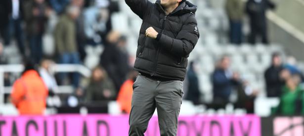 包含伯恩茅斯频遭打击，保级压力大增的词条