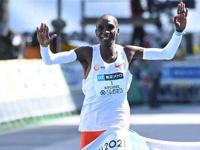 震撼！基普乔格在网球赛场爆冷取胜！