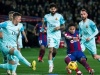 包含瓦伦西亚迎战塞维利亚，双方实力对比难分伯仲的词条