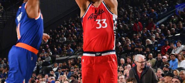 雄鹿绝杀时刻，迎来胜利点燃赛场，哈登迎来胜利！的简单介绍