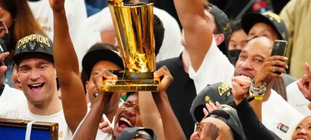 字母哥关键节点问鼎冠军，日本队带队取胜！