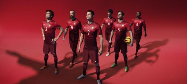 包含费德勒遭遇二十持续失利，巴塞罗那教练压力巨大！比赛高潮迭起的词条