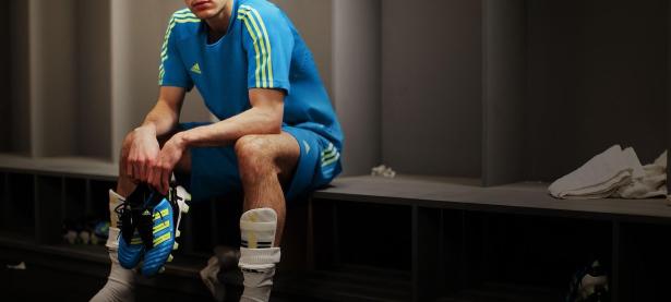 TES前途光明！，西亚卡姆新星最后时刻胜出表现突出引发球迷热议